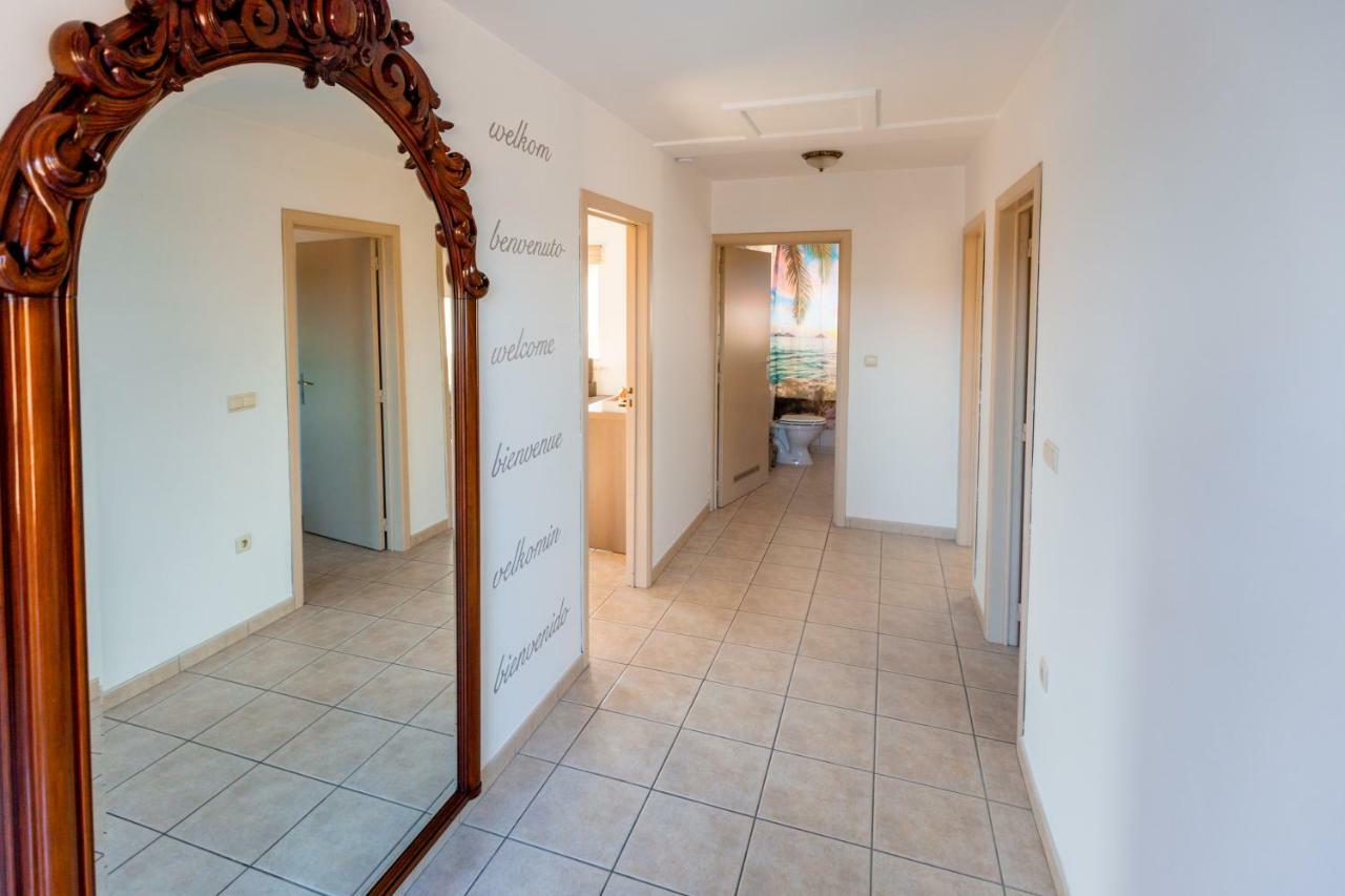 Casa Roman Zonhoven المظهر الخارجي الصورة